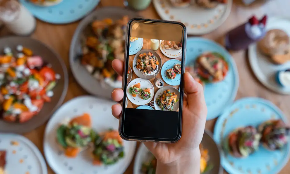 Restaurant social media management
